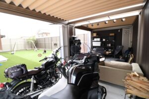 出雲市 外構リフォーム バイクや趣味用品を収納したガレージ